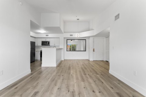 Condominio en venta en Miramar, Florida, 2 dormitorios, 89.74 m2 № 2175414 - foto 6