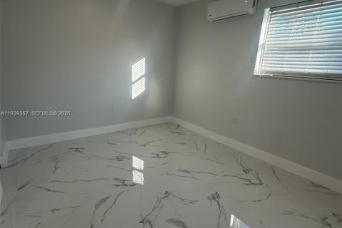 Immobilier commercial à louer à Pembroke Pines, Floride: 1 chambre, 60.39 m2 № 1996845 - photo 6