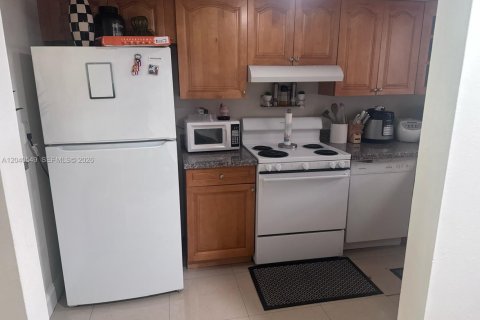 Apartment in Miami, Florida 1 bedroom, 85.66 sq.m. № 2087280 - photo 15