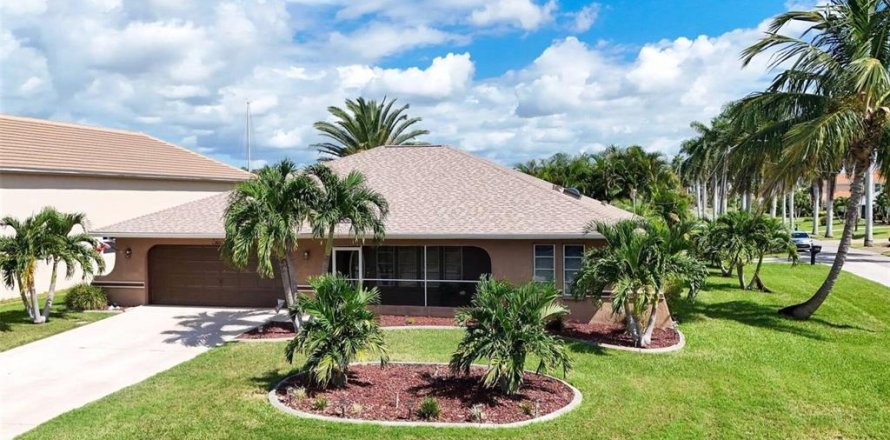 Villa ou maison à Cape Coral, Floride 4 chambres, 176.51 m2 № 2339124