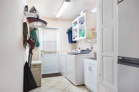 Villa ou maison à vendre à Cape Coral, Floride: 4 chambres, 176.51 m2 № 2339124 - photo 23