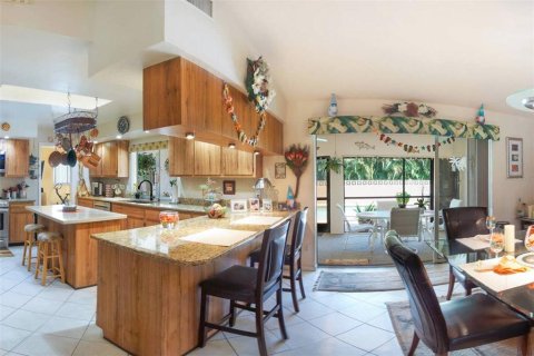 Villa ou maison à vendre à Cape Coral, Floride: 4 chambres, 176.51 m2 № 2339124 - photo 10