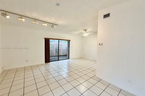 Condominio en venta en Miami, Florida, 3 dormitorios, 137.5 m2 № 2041184 - foto 6