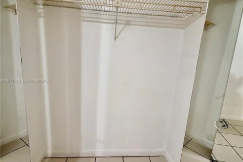 Condominio en venta en Miami, Florida, 3 dormitorios, 137.5 m2 № 2041184 - foto 17