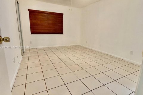 Condominio en venta en Miami, Florida, 3 dormitorios, 137.5 m2 № 2041184 - foto 20