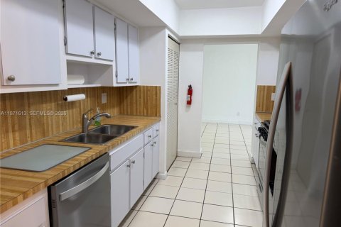 Condominio en venta en Miami, Florida, 3 dormitorios, 137.5 m2 № 2041184 - foto 11