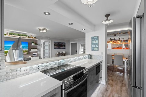 Copropriété à vendre à Fort Lauderdale, Floride: 2 chambres, 102.19 m2 № 1927934 - photo 12