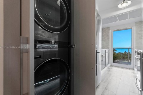 Copropriété à vendre à Fort Lauderdale, Floride: 2 chambres, 102.19 m2 № 1927934 - photo 11