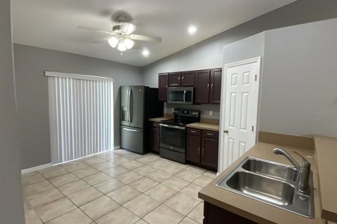 Casa en alquiler en Deltona, Florida, 3 dormitorios, 111.3 m2 № 1910878 - foto 3