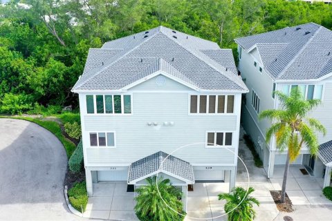 Touwnhouse à Longboat Key, Floride 2 chambres, 133.78 m2 № 2380438