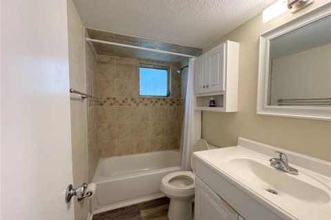 Condominio en alquiler en Inverness, Florida, 2 dormitorios, 90.12 m2 № 2207921 - foto 13
