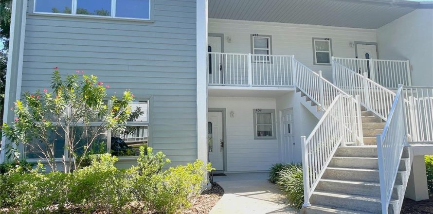 Condominio en Inverness, Florida, 2 dormitorios № 2207921