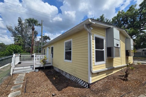Propiedad comercial en alquiler en Tampa, Florida, 104.05 m2 № 1767893 - foto 15