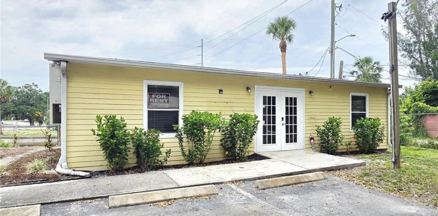 Propiedad comercial en Tampa, Florida 104.05 m2 № 1767893