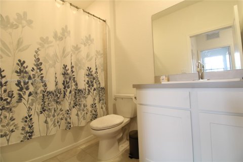 Townhouse in Florida City, Florida 3 bedrooms, 138.24 sq.m. № 1867752 - photo 19