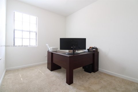 Townhouse in Florida City, Florida 3 bedrooms, 138.24 sq.m. № 1867752 - photo 9