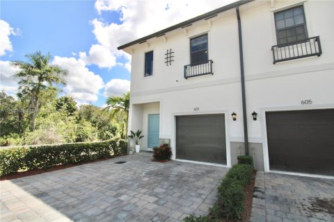 Townhouse in Florida City, Florida 3 bedrooms, 138.24 sq.m. № 1867752 - photo 25