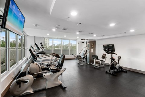 Condominio en venta en Bay Harbor Islands, Florida, 2 dormitorios, 121.24 m2 № 2431285 - foto 25