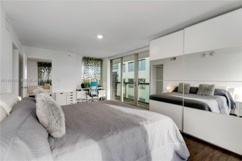 Condominio en venta en Bay Harbor Islands, Florida, 2 dormitorios, 121.24 m2 № 2431285 - foto 9
