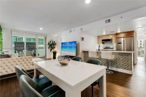 Condominio en venta en Bay Harbor Islands, Florida, 2 dormitorios, 121.24 m2 № 2431285 - foto 7