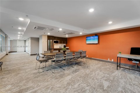 Condominio en venta en Bay Harbor Islands, Florida, 2 dormitorios, 121.24 m2 № 2431285 - foto 22