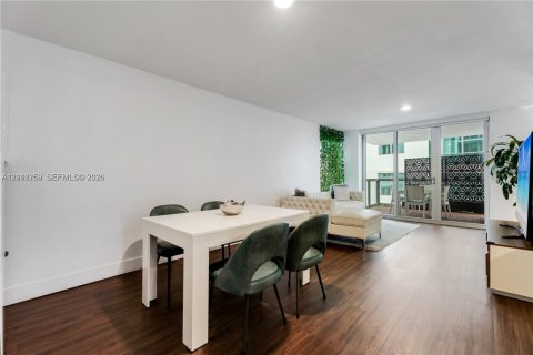 Condominio en venta en Bay Harbor Islands, Florida, 2 dormitorios, 121.24 m2 № 2431285 - foto 26