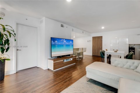 Condominio en venta en Bay Harbor Islands, Florida, 2 dormitorios, 121.24 m2 № 2431285 - foto 2