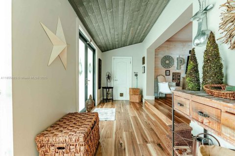 Casa en venta en Hialeah, Florida, 4 dormitorios, 203.46 m2 № 1878427 - foto 5