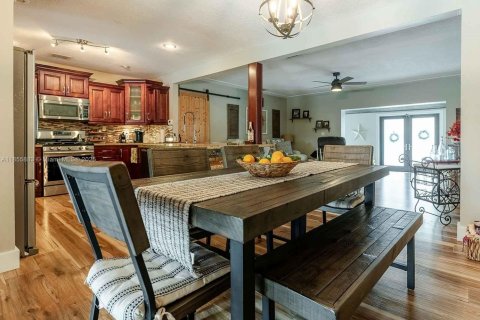 Casa en venta en Hialeah, Florida, 4 dormitorios, 203.46 m2 № 1878427 - foto 7