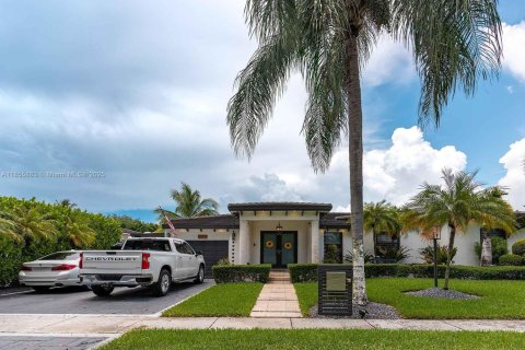 Casa en venta en Hialeah, Florida, 4 dormitorios, 203.46 m2 № 1878427 - foto 2