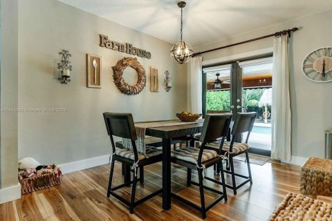 Casa en venta en Hialeah, Florida, 4 dormitorios, 203.46 m2 № 1878427 - foto 8