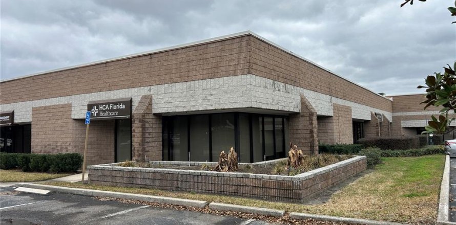 Commercial property in Ocala, Florida 661.93 sq.m. № 2234904