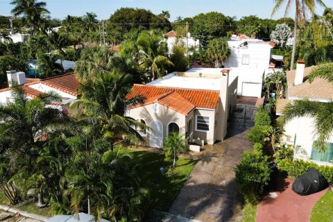 Villa ou maison à louer à West Palm Beach, Floride: 2 chambres, 130.62 m2 № 2253131 - photo 3