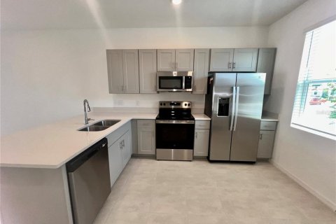 Townhouse in Kissimmee, Florida 2 bedrooms, 118.45 sq.m. № 2267265 - photo 3