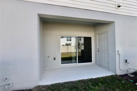 Townhouse in Kissimmee, Florida 2 bedrooms, 118.45 sq.m. № 2267265 - photo 13