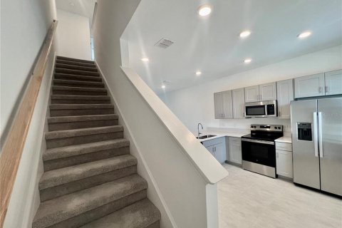 Townhouse in Kissimmee, Florida 2 bedrooms, 118.45 sq.m. № 2267265 - photo 5