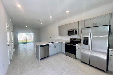 Townhouse in Kissimmee, Florida 2 bedrooms, 118.45 sq.m. № 2267265 - photo 2
