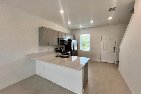 Townhouse in Kissimmee, Florida 2 bedrooms, 118.45 sq.m. № 2267265 - photo 4