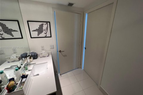 Купить кондоминиум в Майами, Флорида 2 спальни, 85.56м2, № 2168163 - фото 18