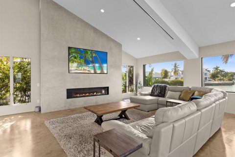 House in Belleair Beach, Florida 4 bedrooms, 367.71 sq.m. № 1899471 - photo 11