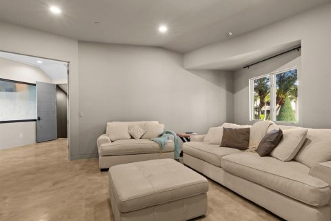 House in Belleair Beach, Florida 4 bedrooms, 367.71 sq.m. № 1899471 - photo 21