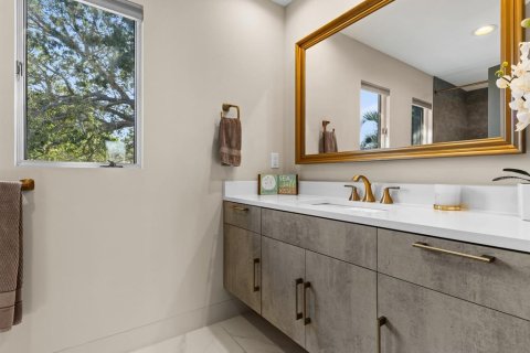 House in Belleair Beach, Florida 4 bedrooms, 367.71 sq.m. № 1899471 - photo 30