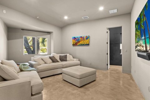 House in Belleair Beach, Florida 4 bedrooms, 367.71 sq.m. № 1899471 - photo 20