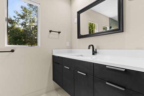 House in Belleair Beach, Florida 4 bedrooms, 367.71 sq.m. № 1899471 - photo 26