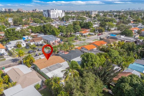 Villa ou maison à vendre à Miami, Floride: 5 chambres, 221.85 m2 № 2025817 - photo 20