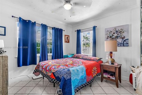 Villa ou maison à vendre à Miami, Floride: 5 chambres, 221.85 m2 № 2025817 - photo 27