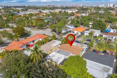 Villa ou maison à vendre à Miami, Floride: 5 chambres, 221.85 m2 № 2025817 - photo 12