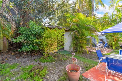 Villa ou maison à vendre à Miami, Floride: 5 chambres, 221.85 m2 № 2025817 - photo 23