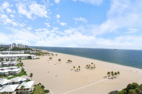 Condo in Fort Lauderdale, Florida, 2 bedrooms  № 2392512 - photo 6