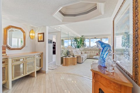 Condo in Fort Lauderdale, Florida, 2 bedrooms  № 2392512 - photo 21